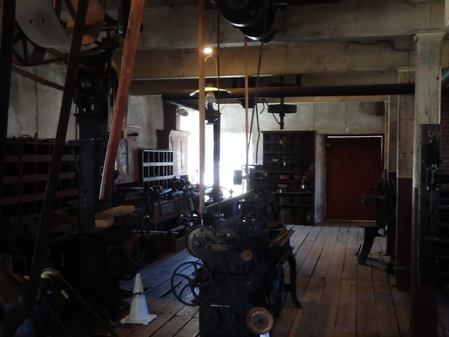 I was resting my finguers on this waterpowered lathe when I realized it was the origin of mass-production. 
